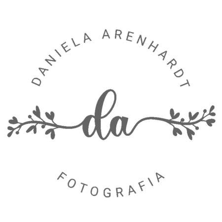 Logo de Fotógrafa de Newborn, Daniela Arenhardt, São Carlos e Região